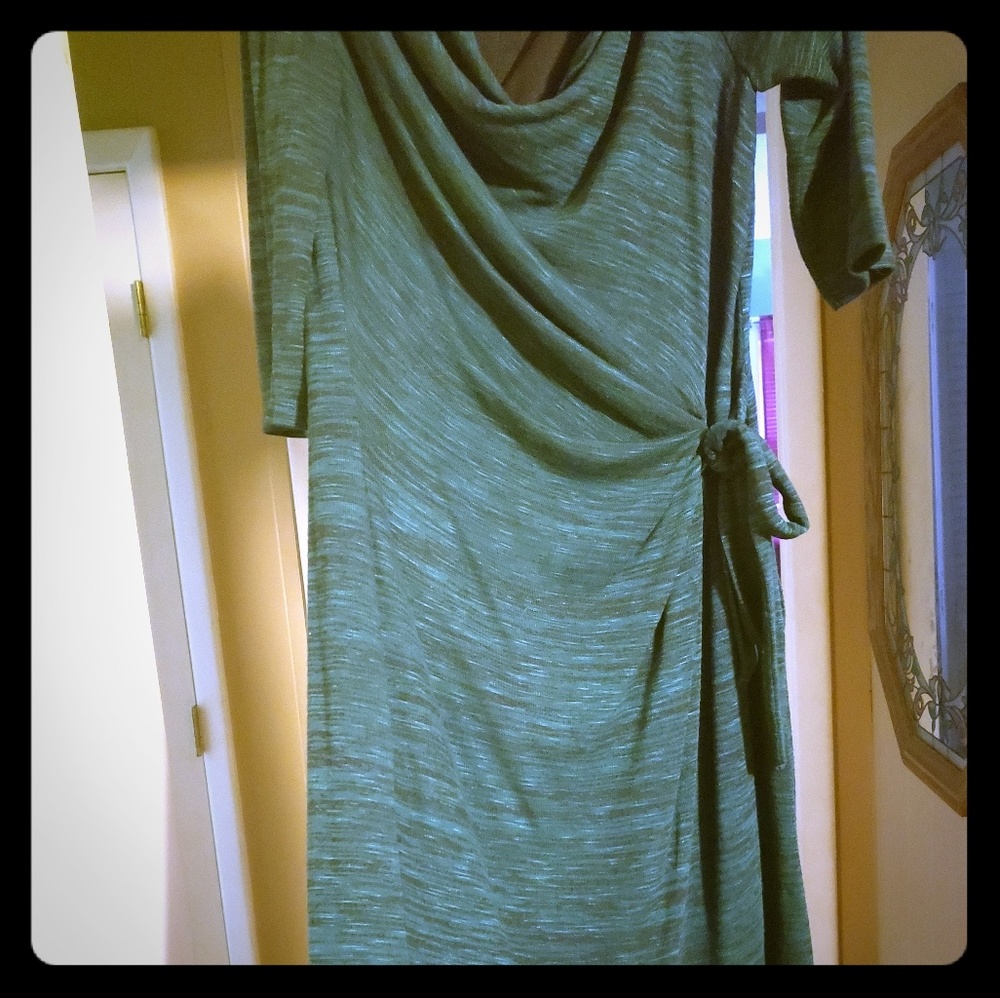 Emily and michelle Wrap dress in green/turquoise